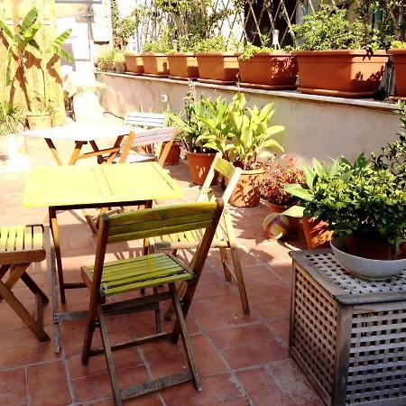 La Casa Di Marzapane Alojamento de Acomodação e Pequeno-almoço 2*